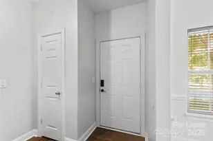 2476 Ryerson Ct, Charlotte, NC 28213 - Photo 2