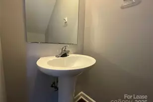 206 W 15th St, Newton, NC 28658 - Photo 4