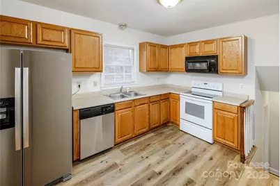 7029 Yorktowne Drive, Charlotte, NC 28226 - Photo 8