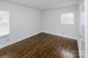 7029 Yorktowne Dr, Charlotte, NC 28226 - Photo 16