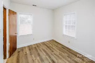 7029 Yorktowne Dr, Charlotte, NC 28226 - Photo 20