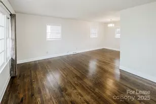 7029 Yorktowne Dr, Charlotte, NC 28226 - Photo 2