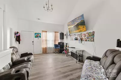 5305 Magnolia Tree Lane, Charlotte, NC 28215 - Photo 4