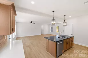 1326 Brentwood Dr, Newton, NC 28658 - Photo 4