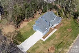 1326 Brentwood Dr, Newton, NC 28658 - Photo 2