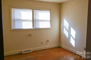 1121 Grovewood Dr, Charlotte, NC 28208 - Photo 12