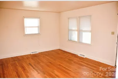 1121 Grovewood Drive, Charlotte, NC 28208 - Photo 18