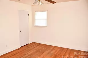 1121 Grovewood Dr, Charlotte, NC 28208 - Photo 10