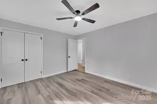 915 Crestmere St, Charlotte, NC 28208 - Photo 22