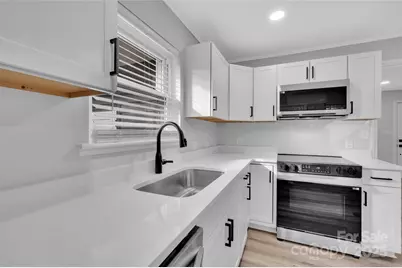 915 Crestmere Street, Charlotte, NC 28208 - Photo 6