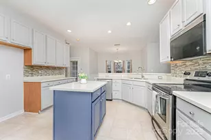 8611 Sabella Ln, Charlotte, NC 28216 - Photo 4