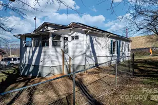 926 Fairview Dr SW, Lenoir, NC 28645 - Photo 6