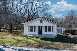 926 Fairview Dr SW, Lenoir, NC 28645 - Photo 2