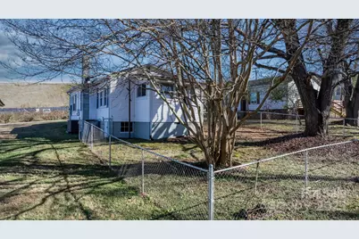 926 Fairview Drive SW, Lenoir, NC 28645 - Photo 8