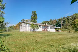 531 Bryson Rd, Candler, NC 28715 - Photo 6