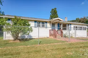 531 Bryson Rd, Candler, NC 28715 - Photo 2