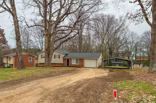 130 Powder Horn Rd, Mooresville, NC 28115 - Photo 2