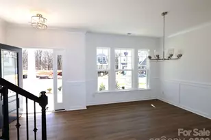 12101 Avienmore Dr, Charlotte, NC 28278 - Photo 2