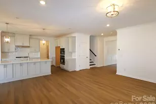 12121 Avienmore Dr, Charlotte, NC 28278 - Photo 2