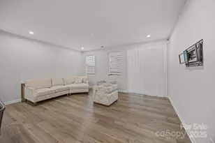 3252 Cheyney Park Dr, Charlotte, NC 28269 - Photo 32