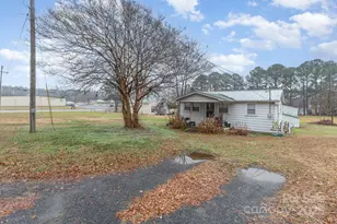 117 Thomas Ave, Oakboro, NC 28129 - Photo 2