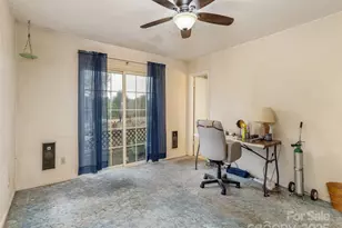 21 W Chapel Rd, Asheville, NC 28803 - Photo 14