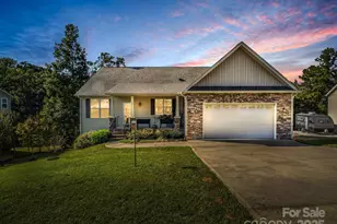 261 Glendower Ln, Chesnee, SC 29323 - Photo 2