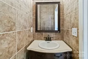 8128 Nikki Cole Dr, Charlotte, NC 28215 - Photo 12