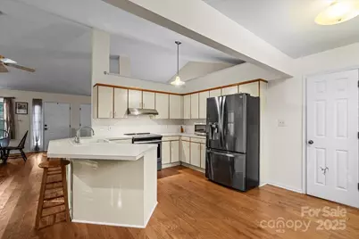 7022 Plott Road, Charlotte, NC 28215 - Photo 14