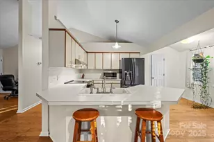 7022 Plott Rd, Charlotte, NC 28215 - Photo 10