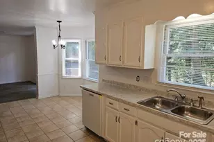 2819 Royal Ridge Ln, Charlotte, NC 28212 - Photo 4