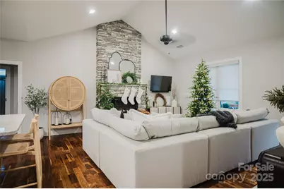 140 Gosling Drive, Hendersonville, NC 28792 - Photo 10