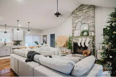 140 Gosling Drive, Hendersonville, NC 28792 - Photo 8