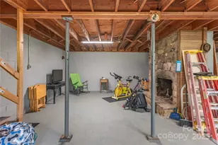 65 Lakeview St, Clyde, NC 28721 - Photo 14