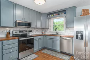 65 Lakeview St, Clyde, NC 28721 - Photo 2