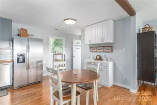 65 Lakeview St, Clyde, NC 28721 - Photo 4