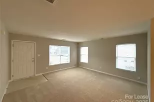 1323 Winding Branch Ct, Charlotte, NC 28216 - Photo 2