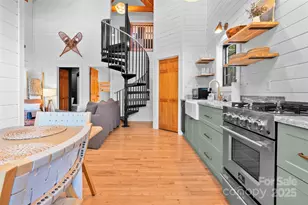 100 Bear Den Mountain View Dr, Spruce Pine, NC 28777 - Photo 10