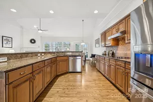 10834 Rogalla Dr, Charlotte, NC 28277 - Photo 12