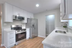 700 Sharon Dr, Waxhaw, NC 28173 - Photo 2