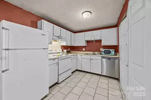 8114 Holly Hill Rd, Charlotte, NC 28227 - Photo 6