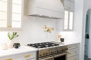 1118 Kingscross Dr, Charlotte, NC 28211 - Photo 16