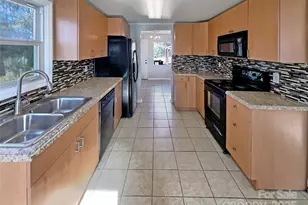 212 N Morris St, Kings Mountain, NC 28052 - Photo 2