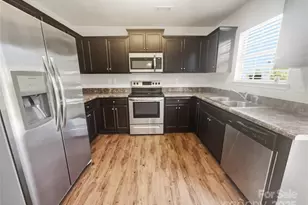 1024 Cassidy Dr, Gastonia, NC 28054 - Photo 2