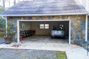 194 Ridgeview Dr, Whittier, NC 28789 - Photo 4