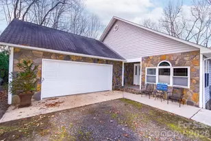 194 Ridgeview Dr, Whittier, NC 28789 - Photo 6