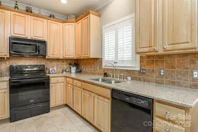 815 West Pointe Drive, Asheville, NC 28806 - Photo 10