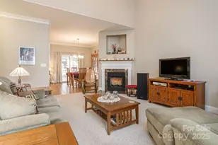 815 W Pointe Dr, Asheville, NC 28806 - Photo 4