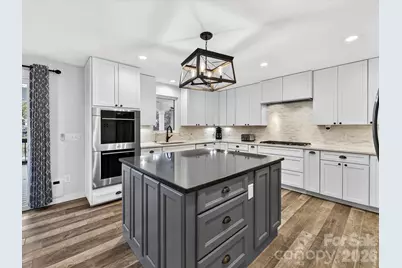 21200 Rio Oro Drive, Cornelius, NC 28031 - Photo 10