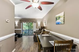 531 Courtwood Ln, Hendersonville, NC 28739 - Photo 6